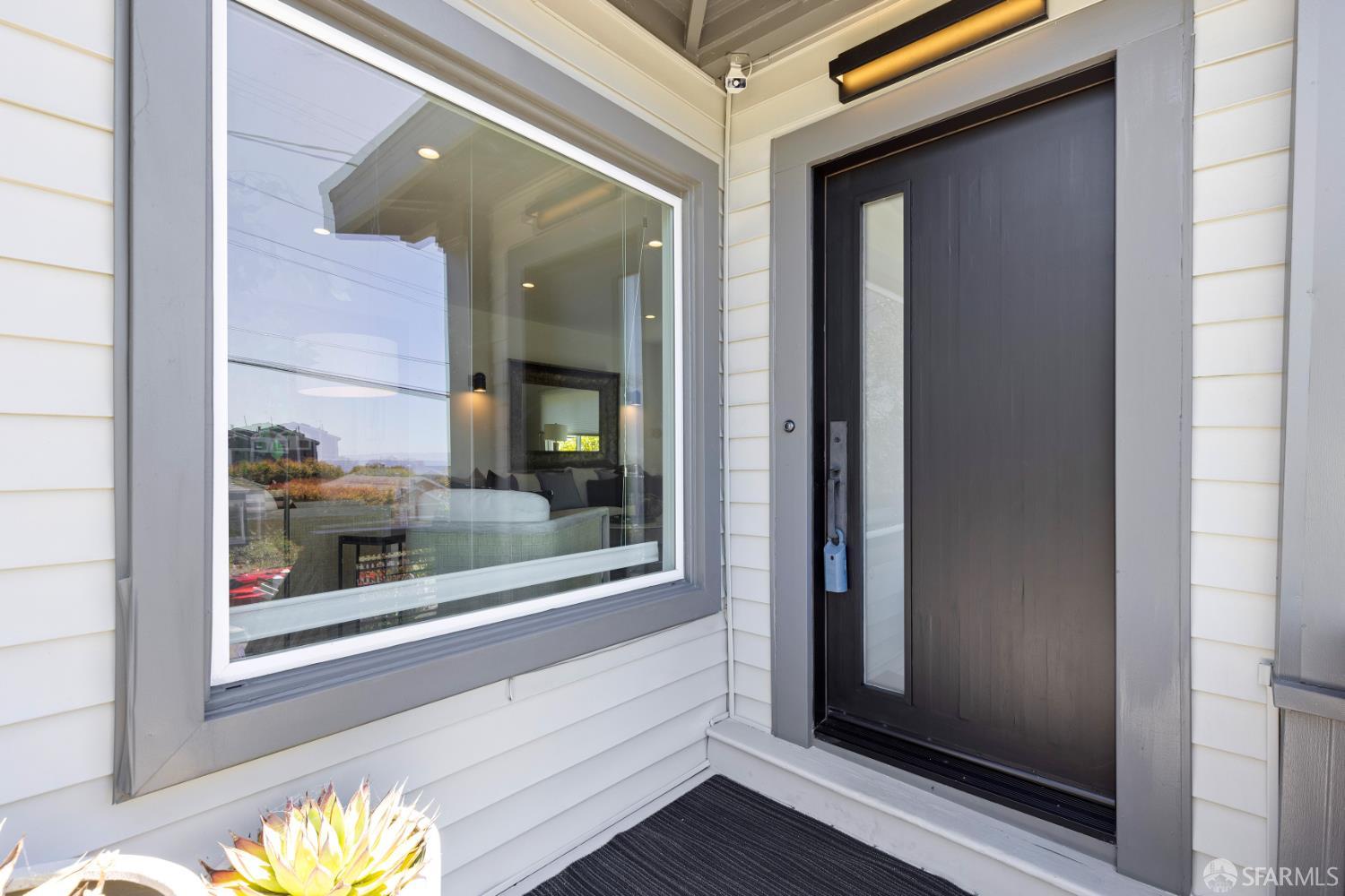 Detail Gallery Image 4 of 40 For 2464 Alida St, Oakland,  CA 95602 - 3 Beds | 2/1 Baths