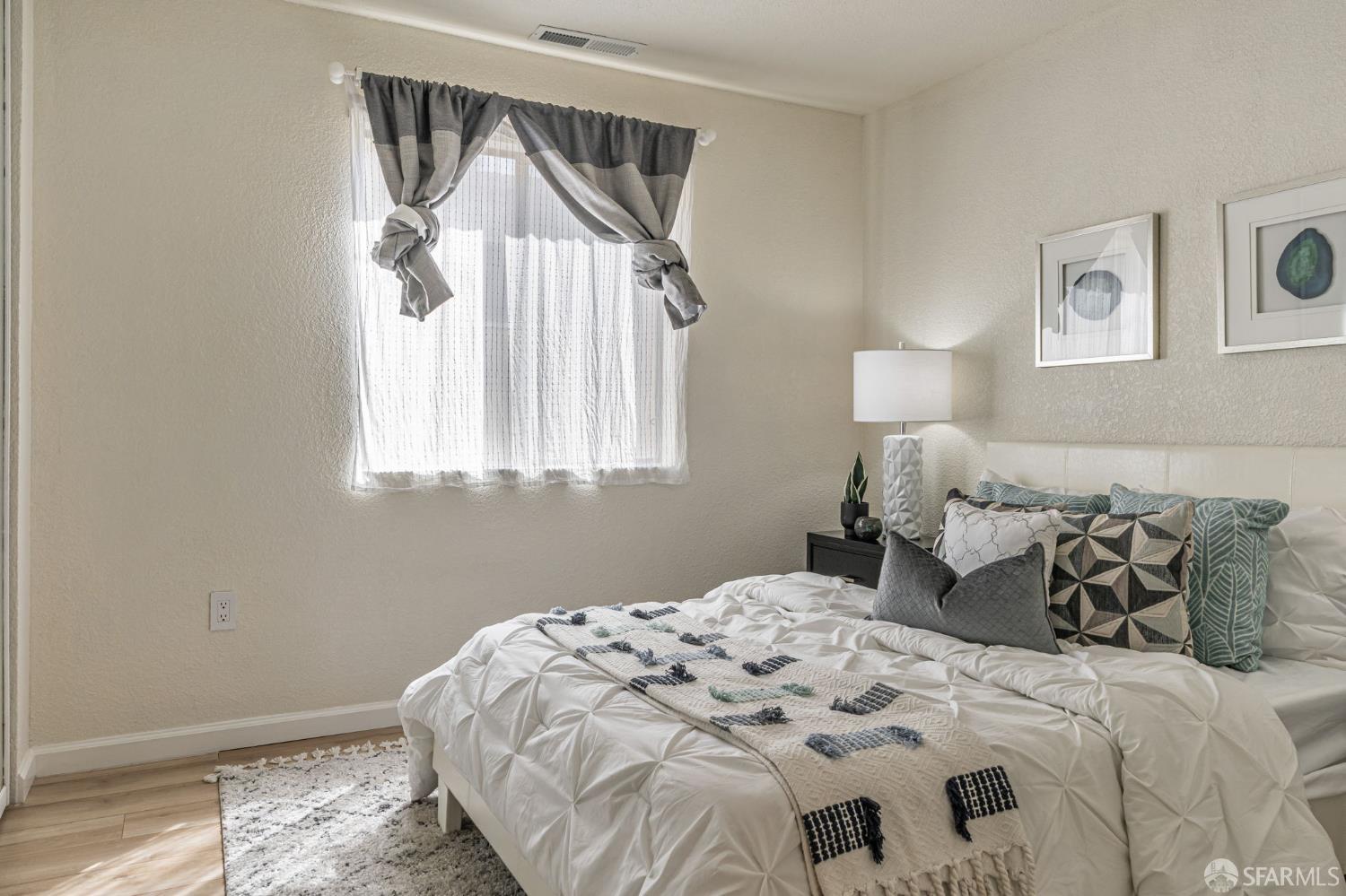 Detail Gallery Image 15 of 36 For 1396 El Camino Real #110,  Millbrae,  CA 94030 - 2 Beds | 2 Baths
