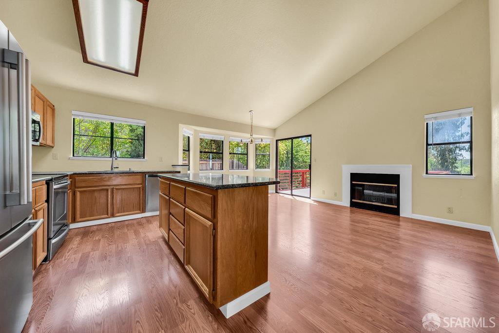Detail Gallery Image 13 of 69 For 23599 Matthew Ct, Hayward,  CA 94541 - 3 Beds | 3 Baths