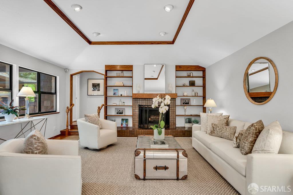 Detail Gallery Image 10 of 95 For 35 Ardilla Rd, Orinda,  CA 94563 - 4 Beds | 4 Baths