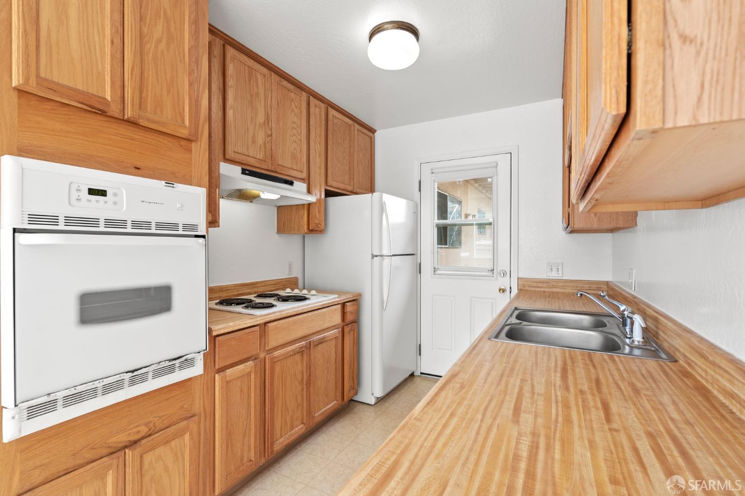 Detail Gallery Image 6 of 16 For 60 Garibaldi St, Daly City,  CA 94014 - – Beds | – Baths
