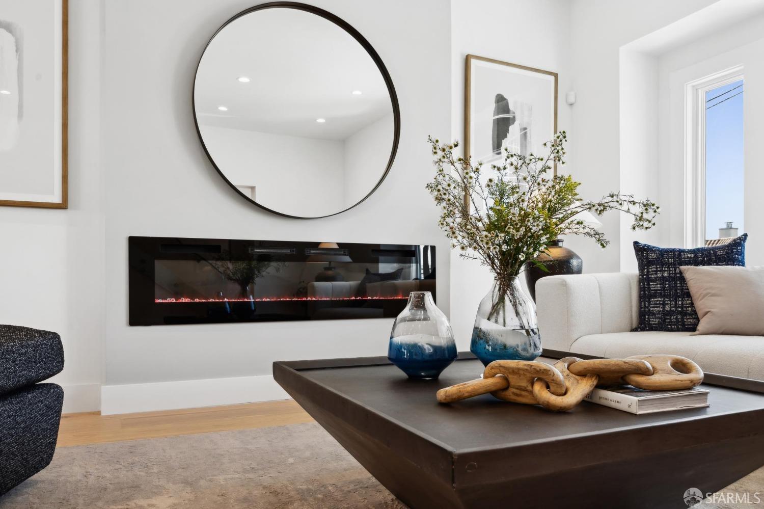 Detail Gallery Image 6 of 96 For 2418 21st Ave, San Francisco,  CA 94116 - 5 Beds | 3/1 Baths