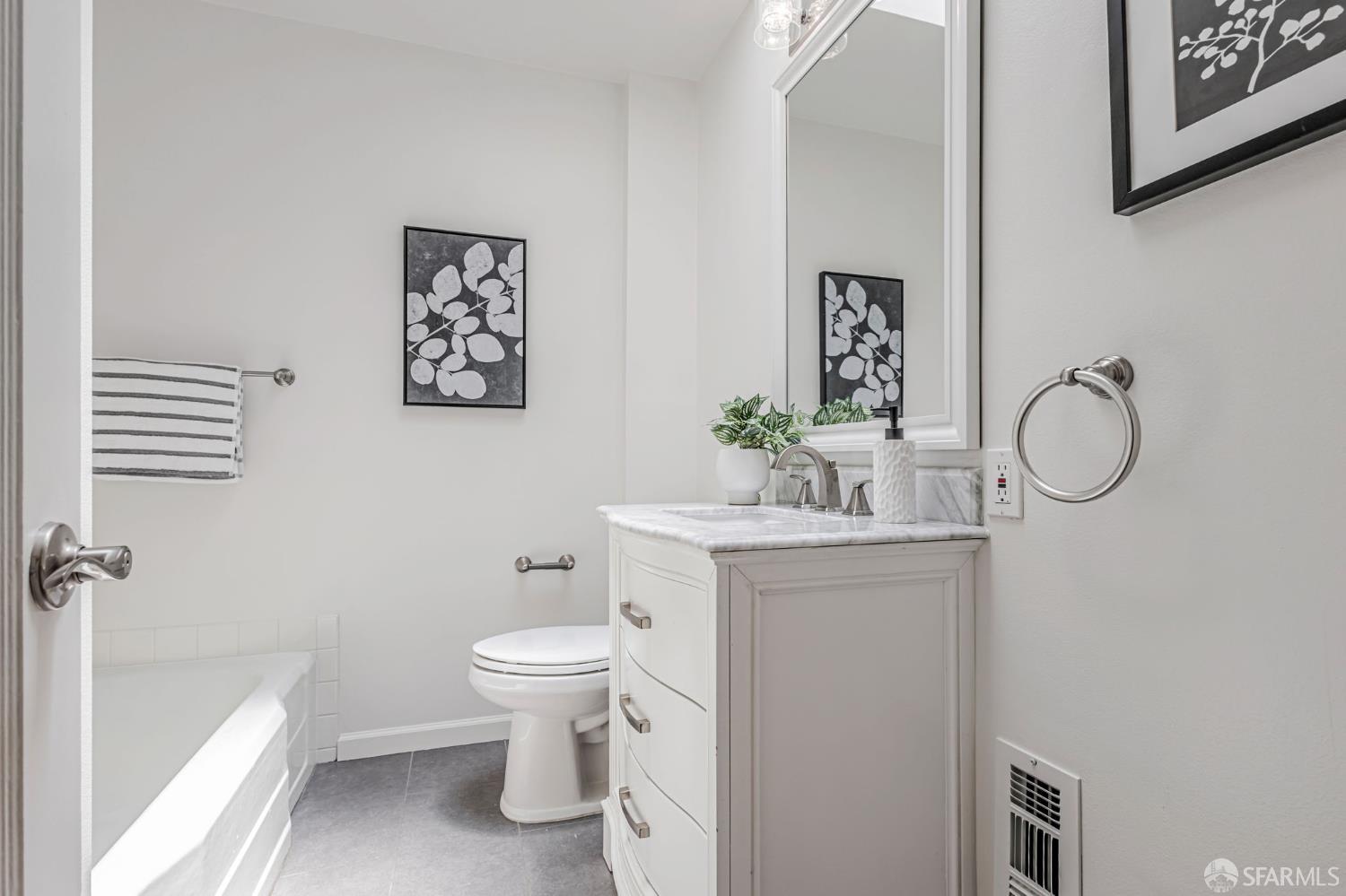 Detail Gallery Image 21 of 42 For 2930 Rivera St, San Francisco,  CA 94116 - 3 Beds | 3 Baths
