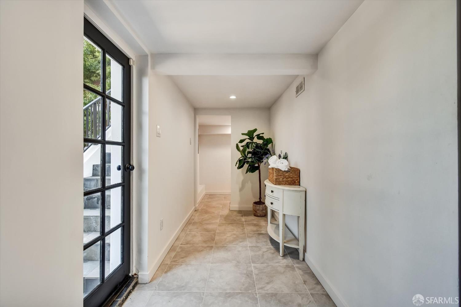 Detail Gallery Image 6 of 53 For 224 Twin Peaks Blvd, San Francisco,  CA 94114 - 3 Beds | 2/1 Baths