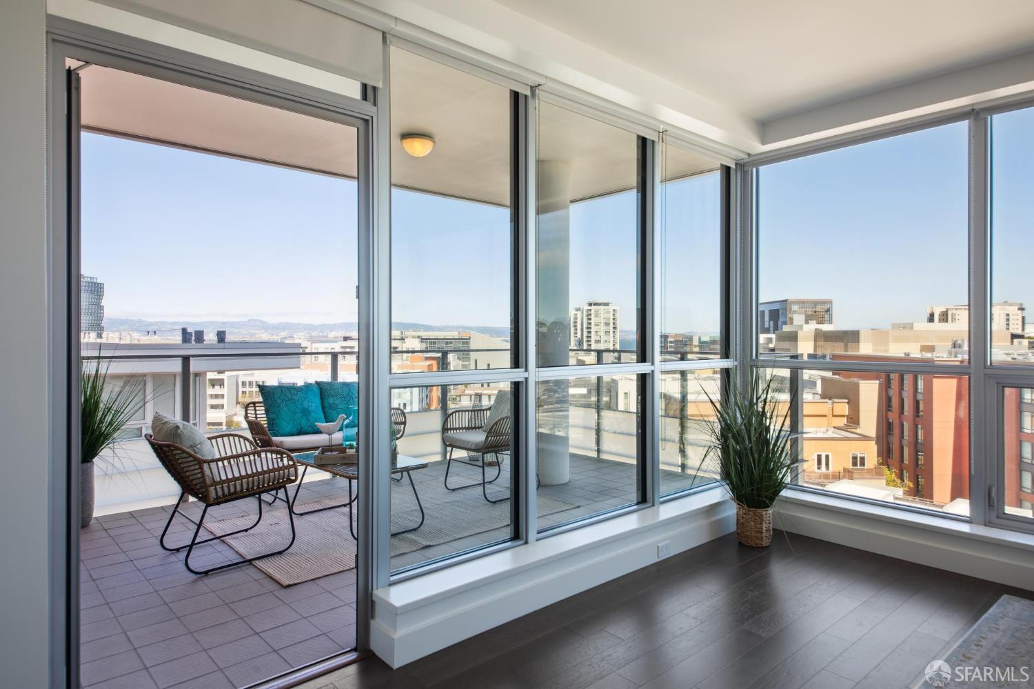 Detail Gallery Image 10 of 57 For 718 Long Bridge St #1002,  San Francisco,  CA 94158 - 2 Beds | 2 Baths