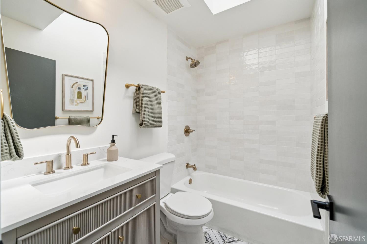 Detail Gallery Image 29 of 54 For 363 Prague St, San Francisco,  CA 94112 - 4 Beds | 2 Baths