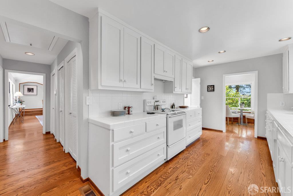 Detail Gallery Image 32 of 95 For 35 Ardilla Rd, Orinda,  CA 94563 - 4 Beds | 4 Baths