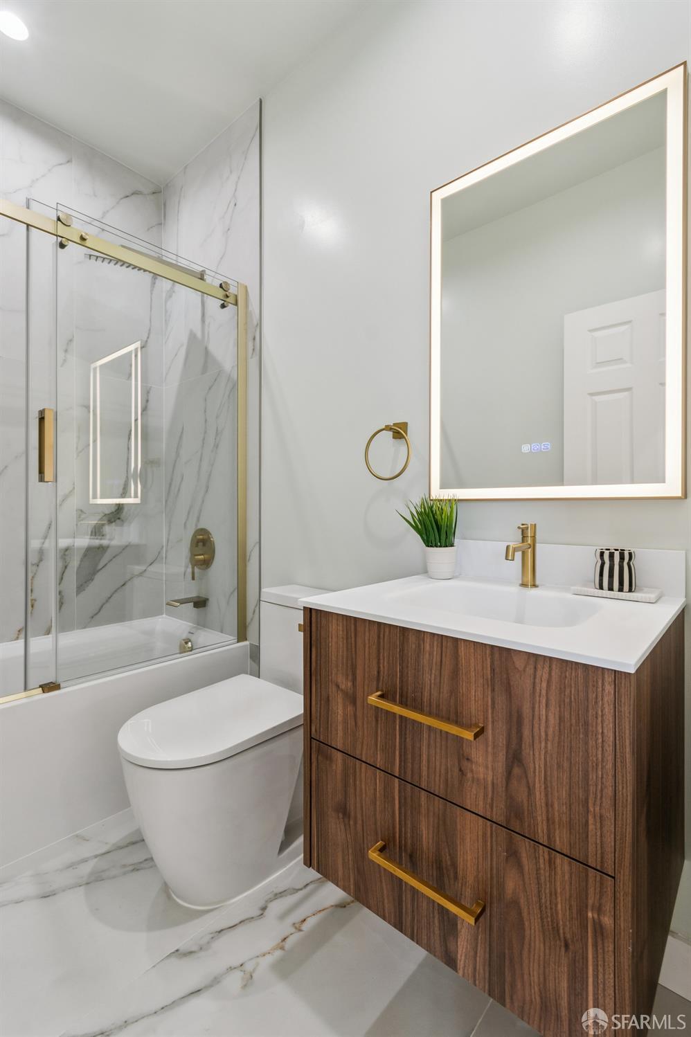 Detail Gallery Image 45 of 98 For 276 Seneca Ave, San Francisco,  CA 94112 - 5 Beds | 5 Baths