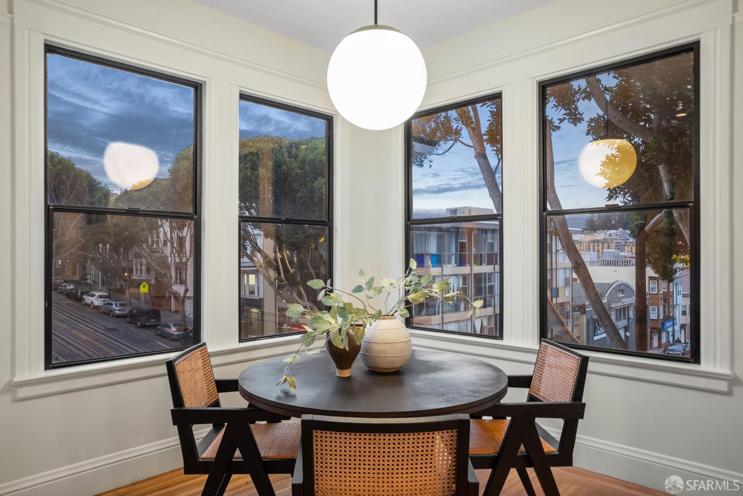 Detail Gallery Image 4 of 51 For 1396 Pacific Ave, San Francisco,  CA 94123 - 3 Beds | 2 Baths