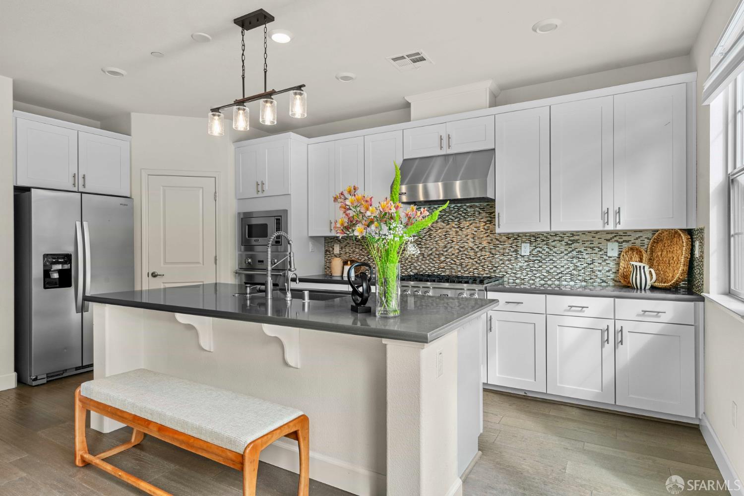 Detail Gallery Image 15 of 53 For 382 Crestview Cir, Daly City,  CA 94015 - 5 Beds | 4 Baths