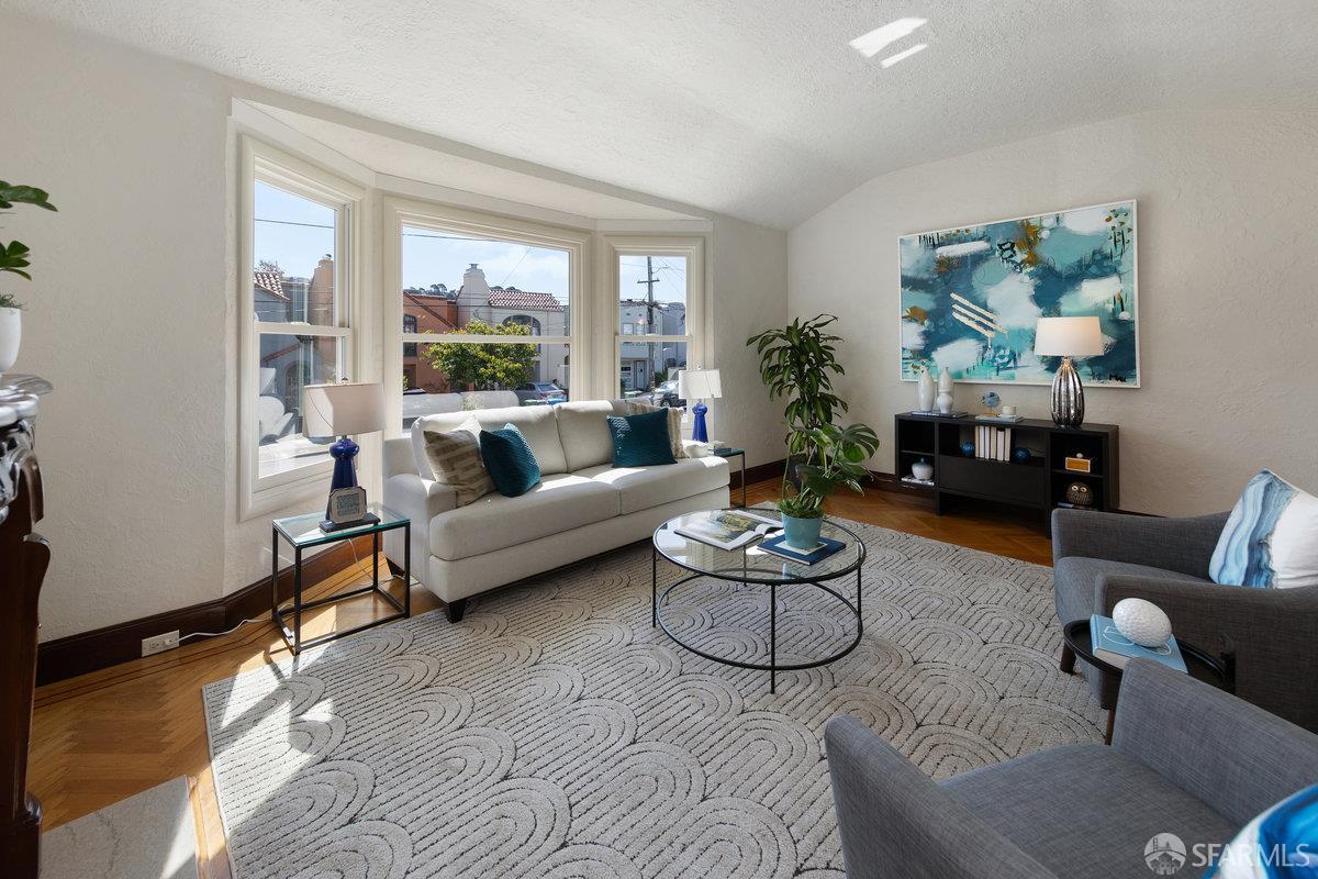 Detail Gallery Image 5 of 31 For 1751 25th Ave, San Francisco,  CA 94122 - 3 Beds | 2 Baths