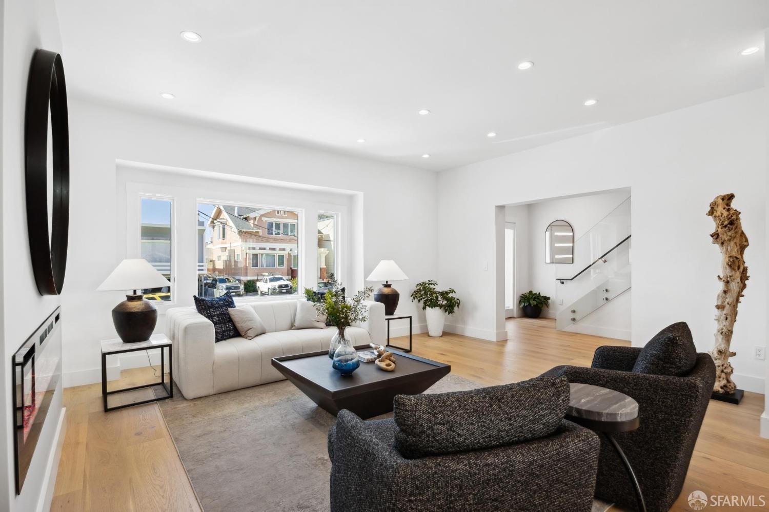 Detail Gallery Image 8 of 96 For 2418 21st Ave, San Francisco,  CA 94116 - 5 Beds | 3/1 Baths