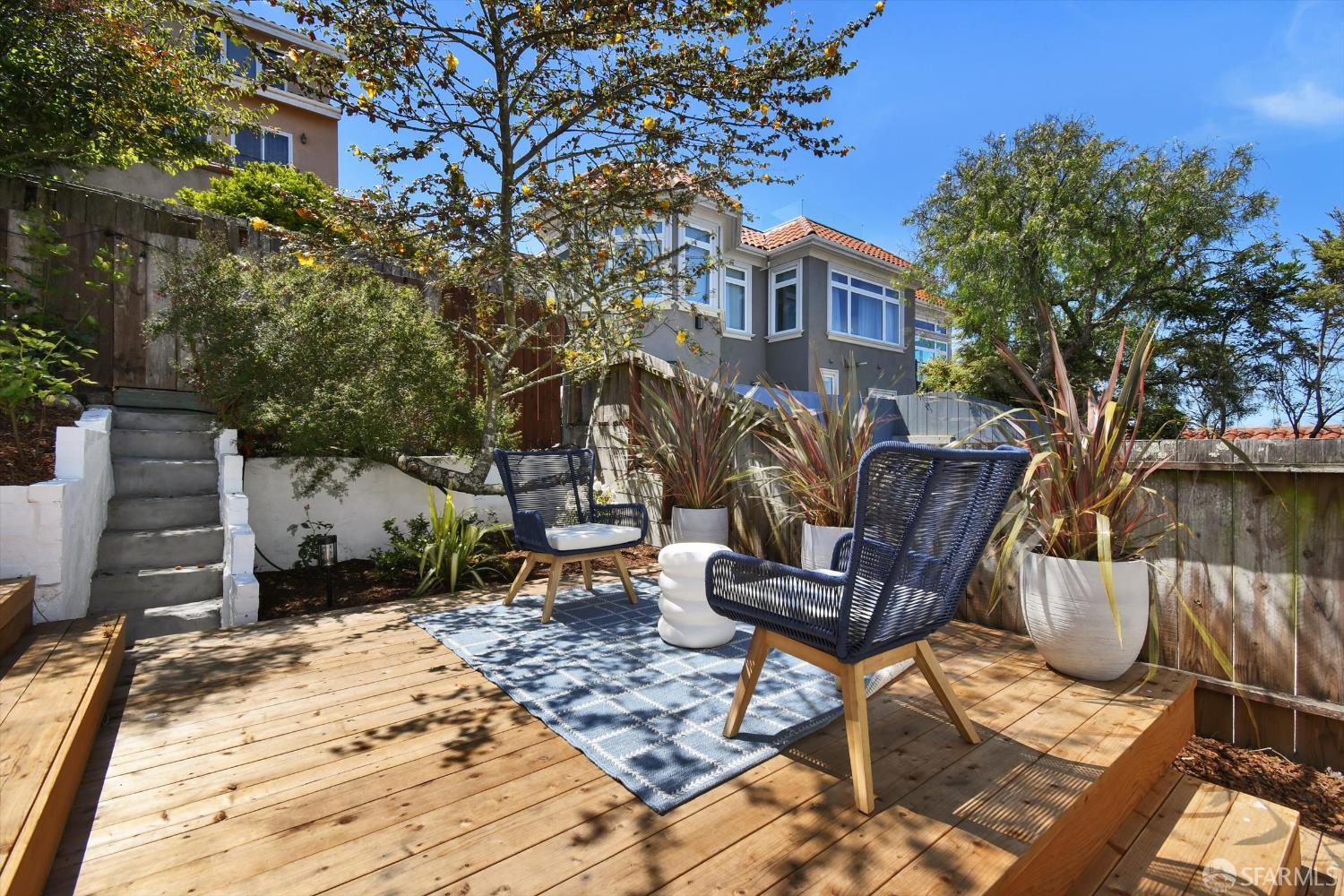 Detail Gallery Image 39 of 53 For 224 Twin Peaks Blvd, San Francisco,  CA 94114 - 3 Beds | 2/1 Baths