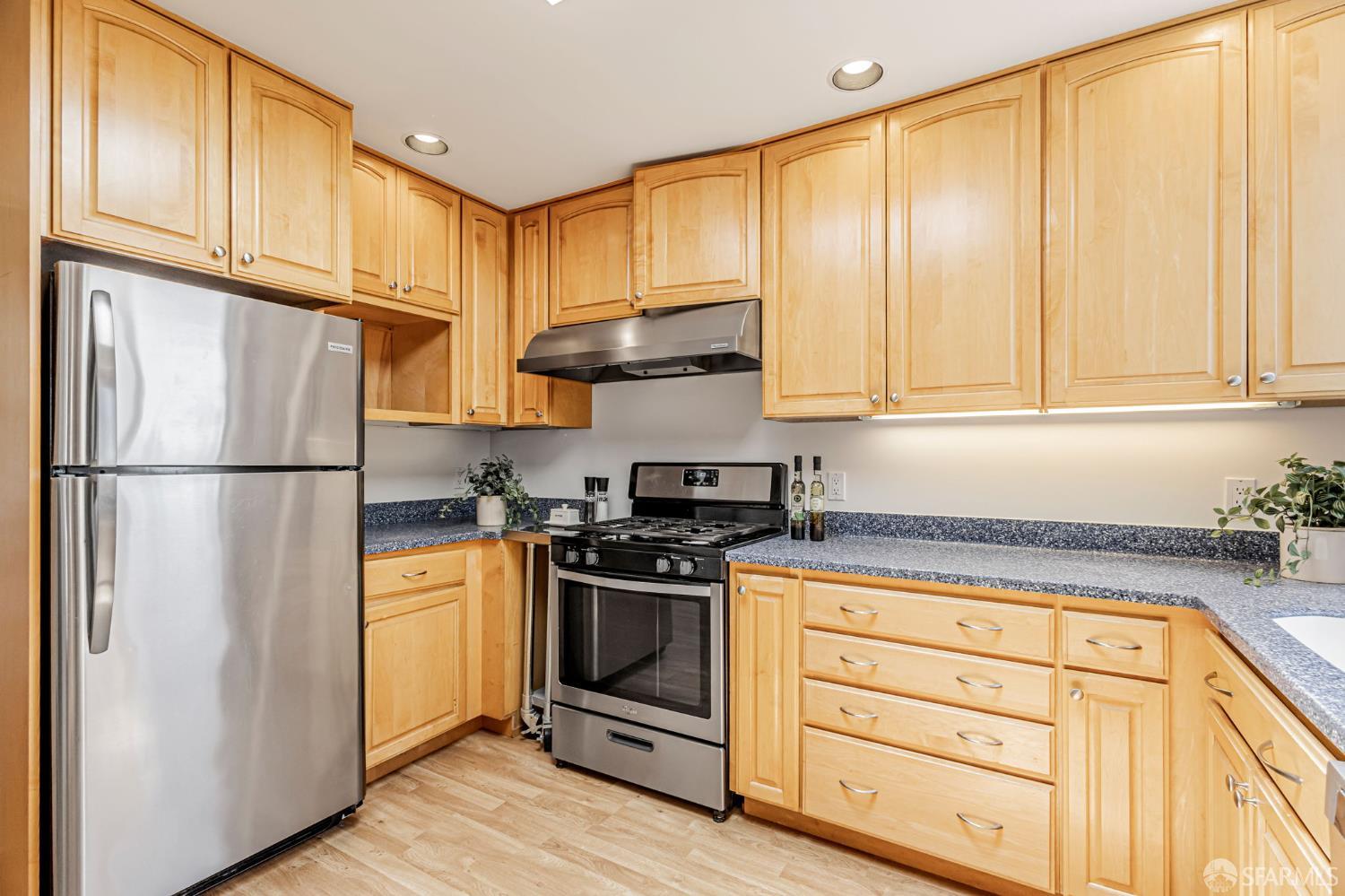 Detail Gallery Image 11 of 42 For 2930 Rivera St, San Francisco,  CA 94116 - 3 Beds | 3 Baths