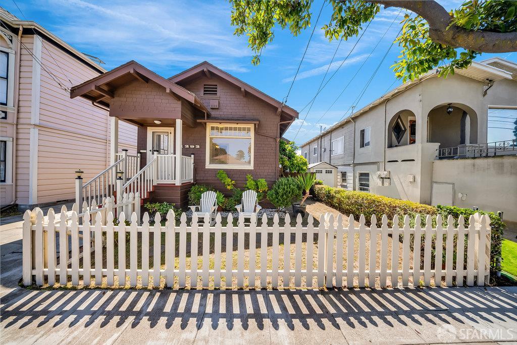 Detail Gallery Image 2 of 71 For 1252 Pearl St, Alameda,  CA 94501 - 1 Beds | 3 Baths