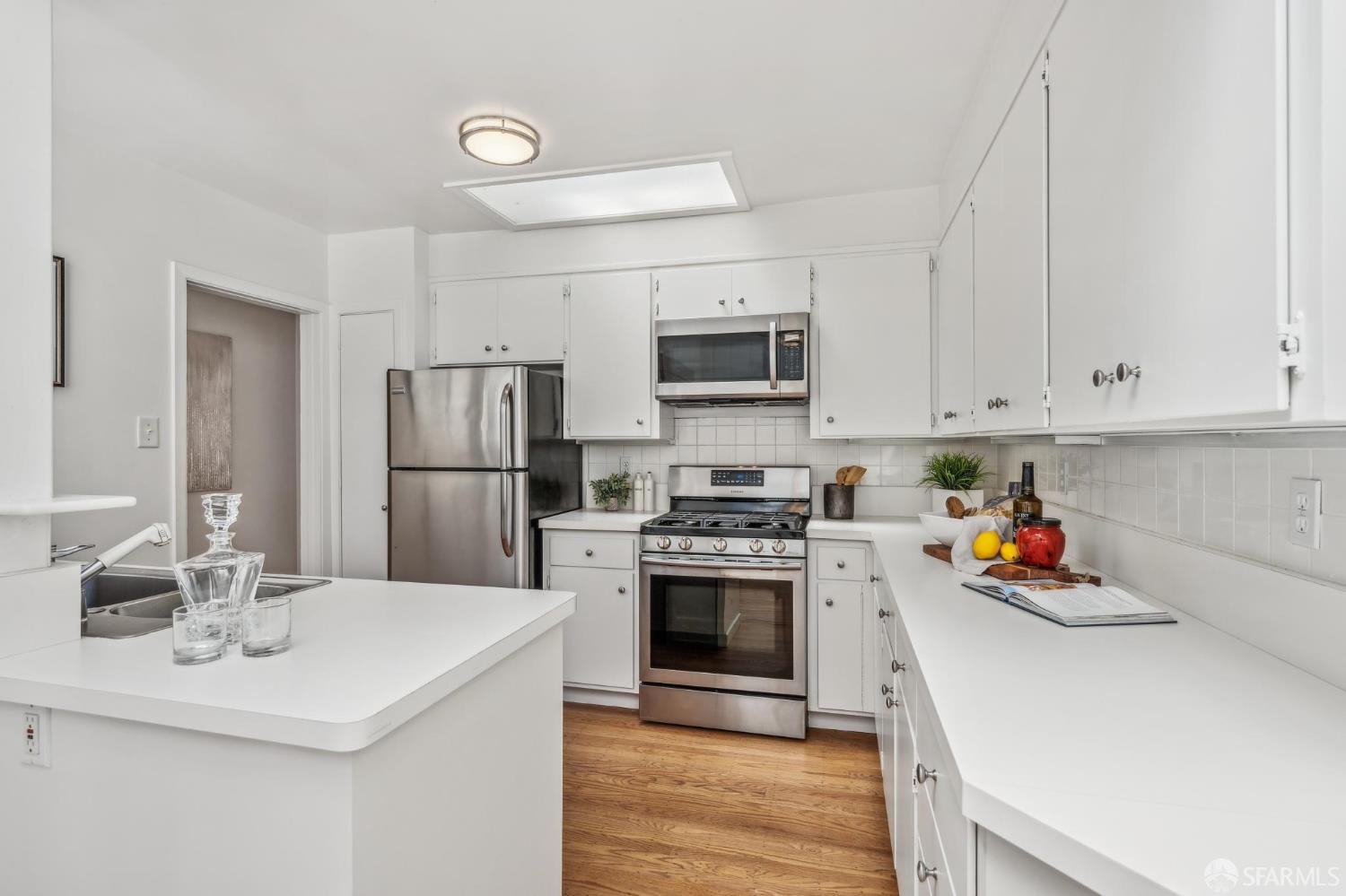 Detail Gallery Image 20 of 66 For 25 Roselyn Ter, San Francisco,  CA 94118 - 3 Beds | 2 Baths