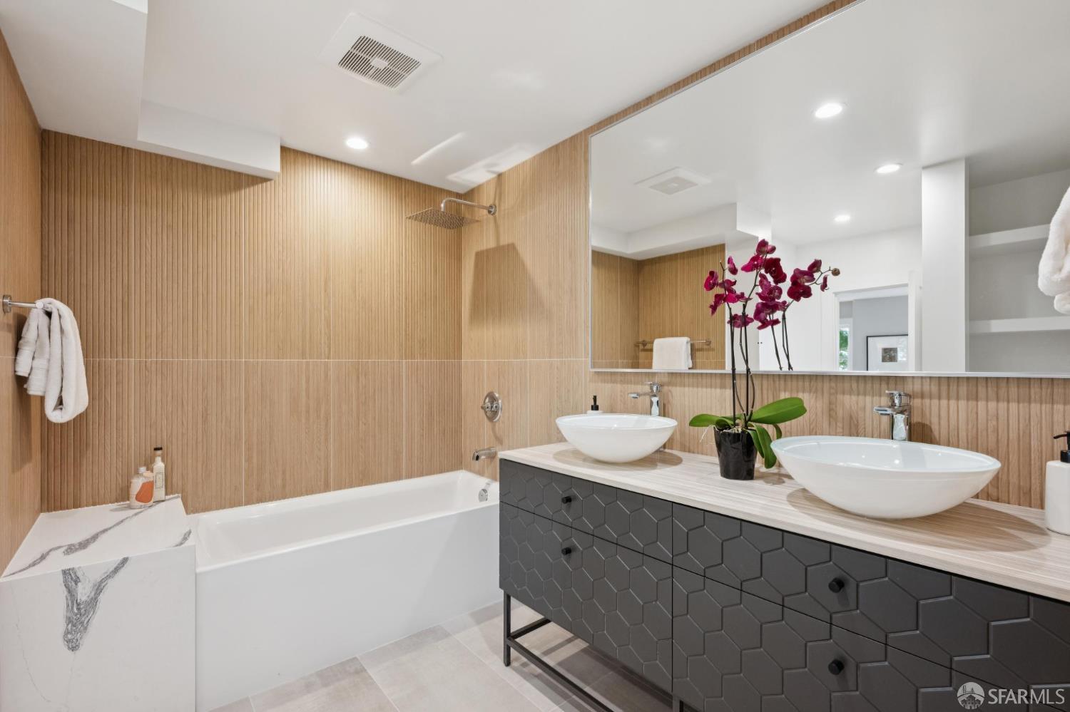 Detail Gallery Image 73 of 96 For 1983 15th Ave, San Francisco,  CA 94116 - 5 Beds | 4/1 Baths