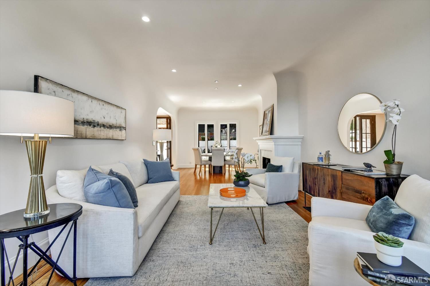 Detail Gallery Image 8 of 53 For 224 Twin Peaks Blvd, San Francisco,  CA 94114 - 3 Beds | 2/1 Baths