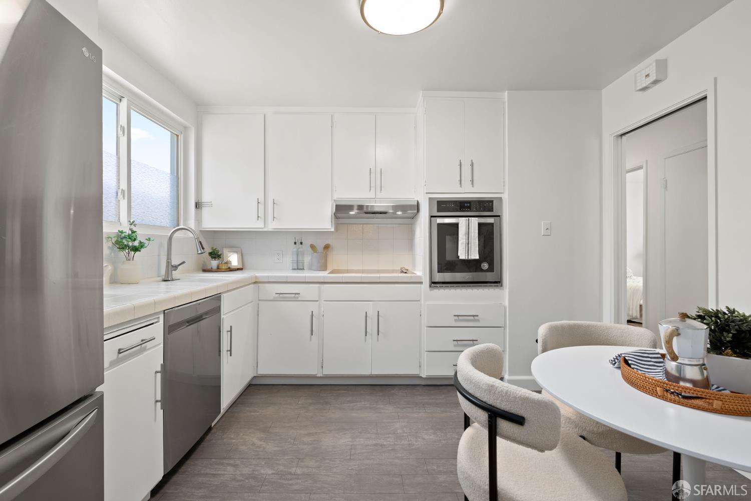 Detail Gallery Image 8 of 22 For 31 Canterbury Ave, Daly City,  CA 94015 - 3 Beds | 1/1 Baths