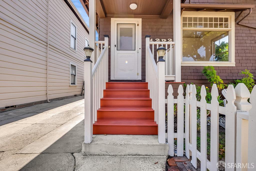 Detail Gallery Image 5 of 71 For 1252 Pearl St, Alameda,  CA 94501 - 1 Beds | 3 Baths