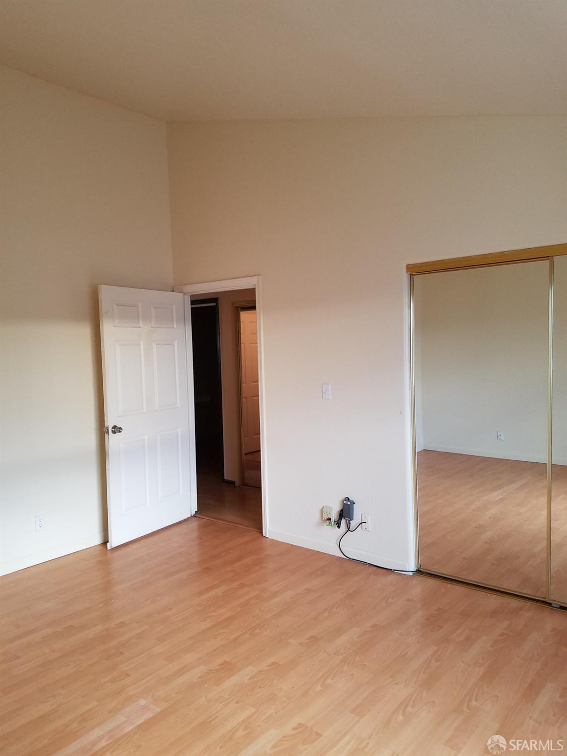 Detail Gallery Image 4 of 10 For 1180 Hillside Blvd, Daly City,  CA 94014 - – Beds | – Baths