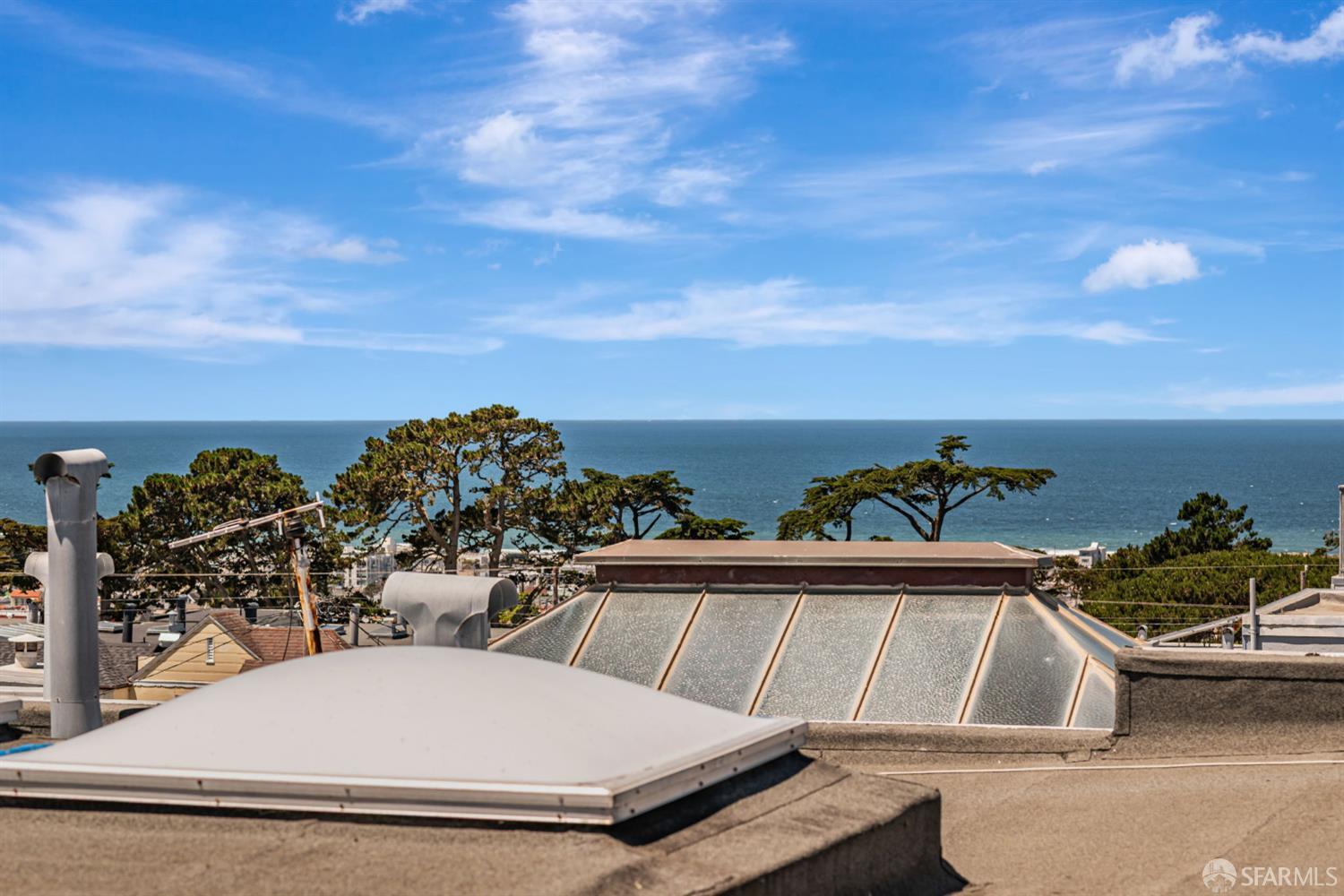 Detail Gallery Image 6 of 42 For 1601 34th Ave, San Francisco,  CA 94122 - 3 Beds | 2 Baths