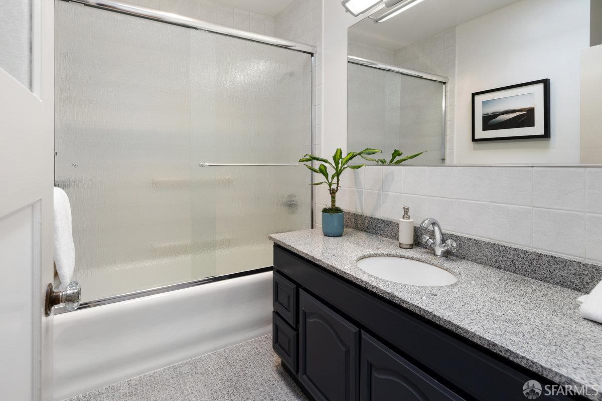 Detail Gallery Image 11 of 31 For 1751 25th Ave, San Francisco,  CA 94122 - 3 Beds | 2 Baths