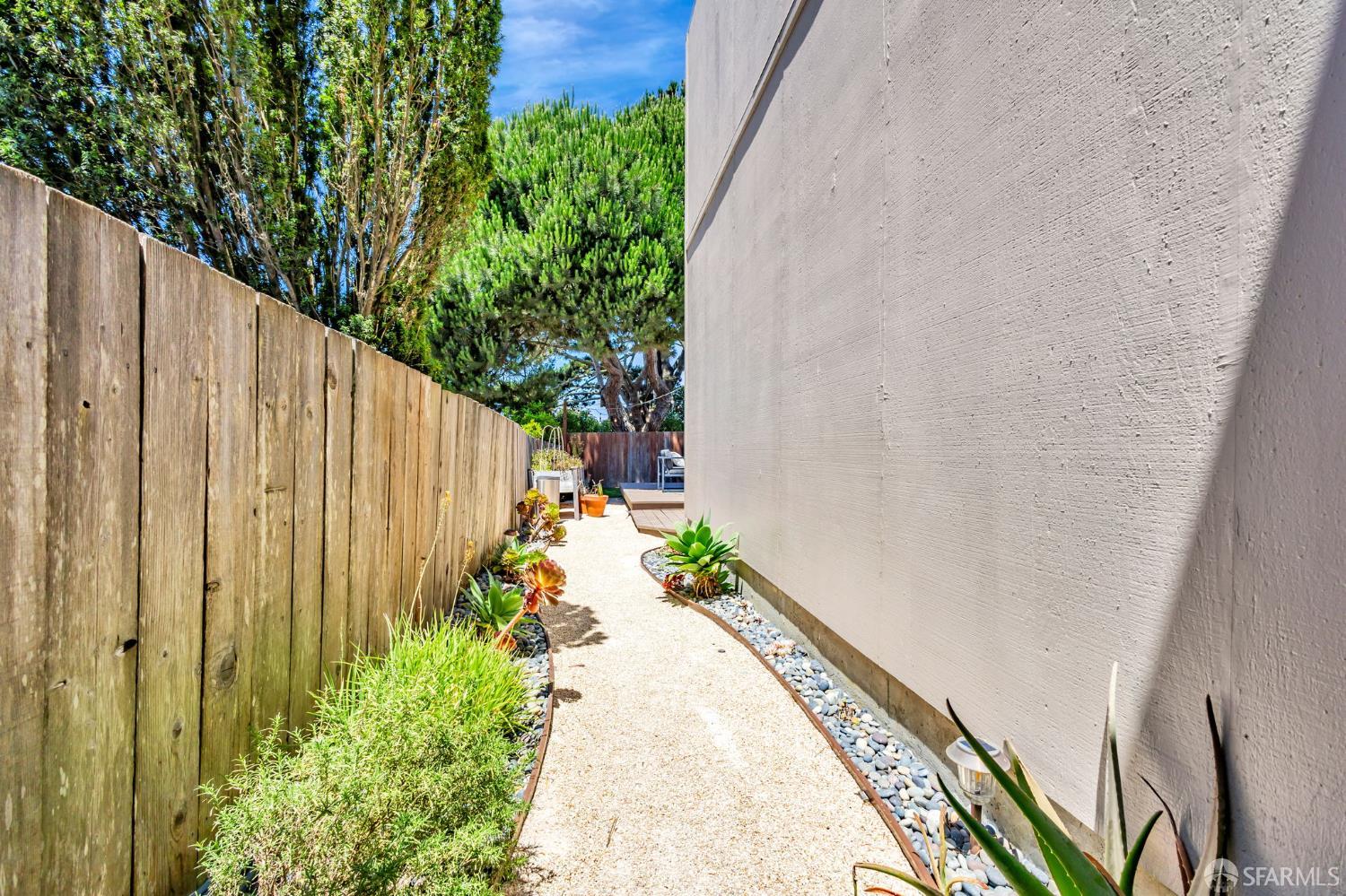 Detail Gallery Image 35 of 42 For 2930 Rivera St, San Francisco,  CA 94116 - 3 Beds | 3 Baths