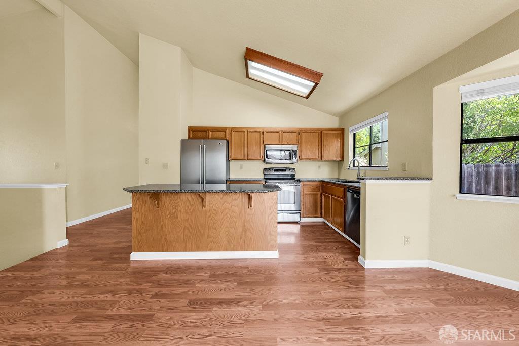 Detail Gallery Image 16 of 69 For 23599 Matthew Ct, Hayward,  CA 94541 - 3 Beds | 3 Baths