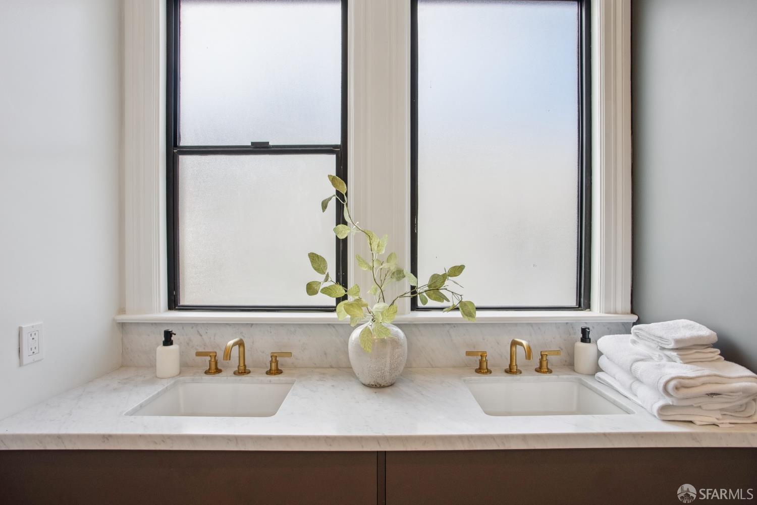 Detail Gallery Image 29 of 51 For 1396 Pacific Ave, San Francisco,  CA 94123 - 3 Beds | 2 Baths