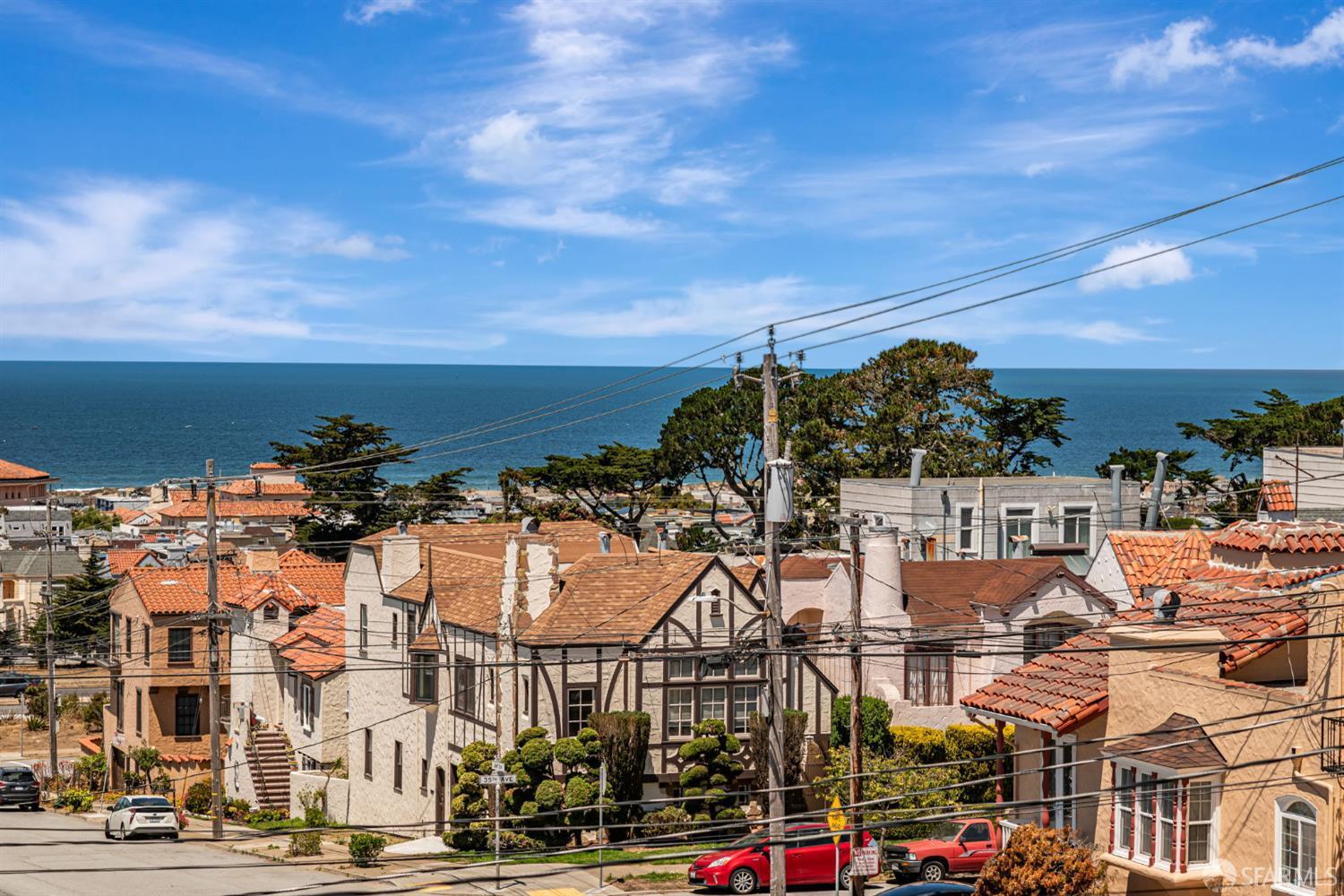 Detail Gallery Image 5 of 42 For 1601 34th Ave, San Francisco,  CA 94122 - 3 Beds | 2 Baths