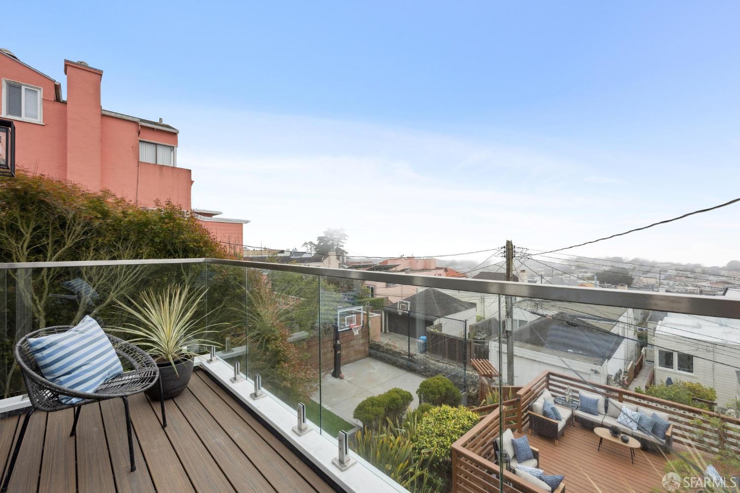 Detail Gallery Image 15 of 96 For 1983 15th Ave, San Francisco,  CA 94116 - 5 Beds | 4/1 Baths