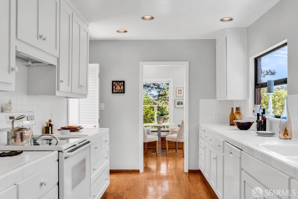 Detail Gallery Image 34 of 95 For 35 Ardilla Rd, Orinda,  CA 94563 - 4 Beds | 4 Baths