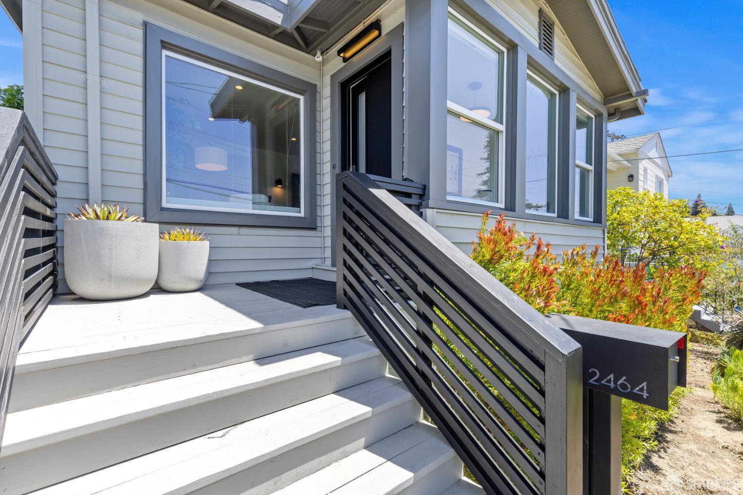 Detail Gallery Image 3 of 40 For 2464 Alida St, Oakland,  CA 95602 - 3 Beds | 2/1 Baths