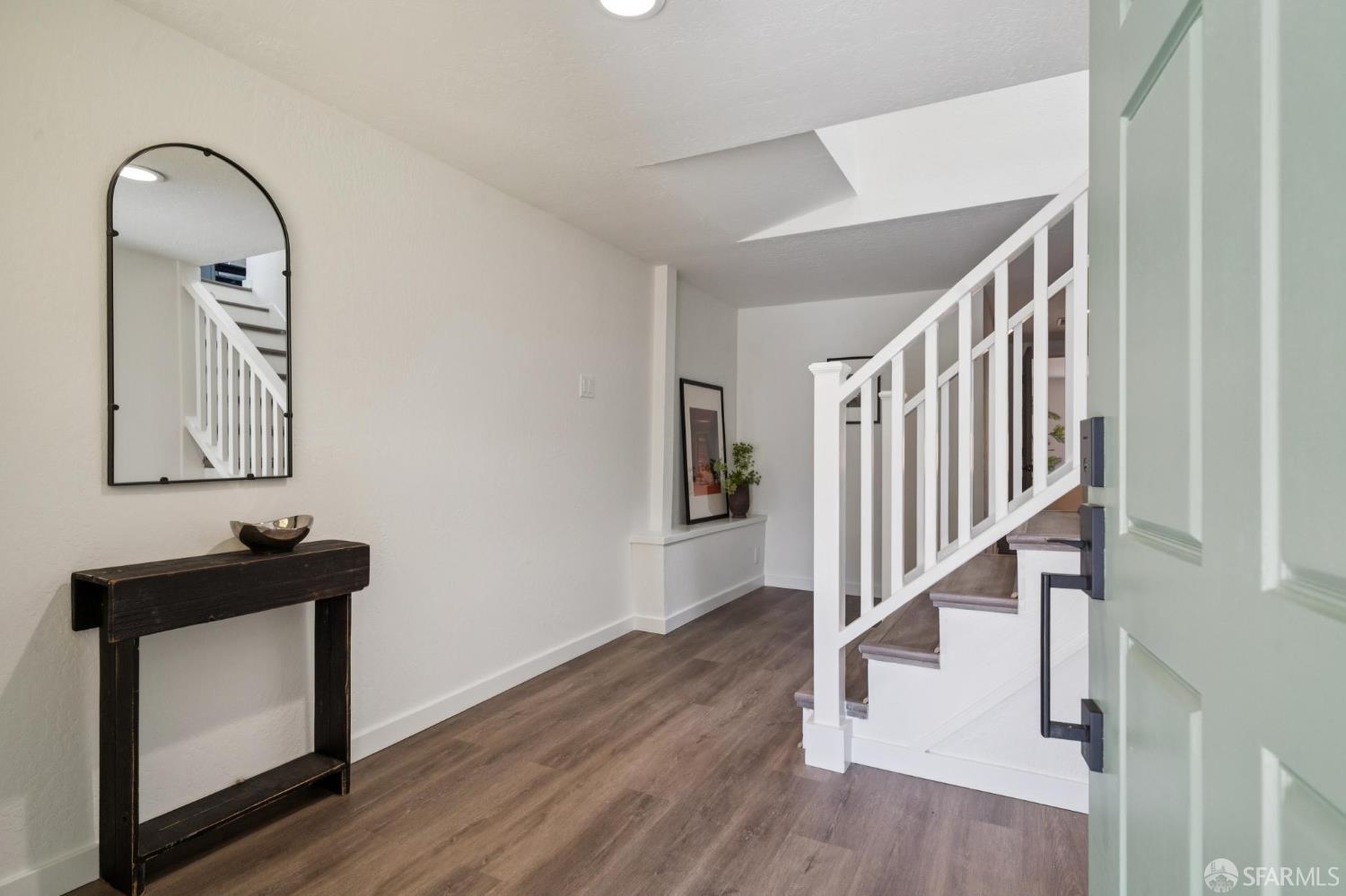 Detail Gallery Image 4 of 54 For 363 Prague St, San Francisco,  CA 94112 - 4 Beds | 2 Baths