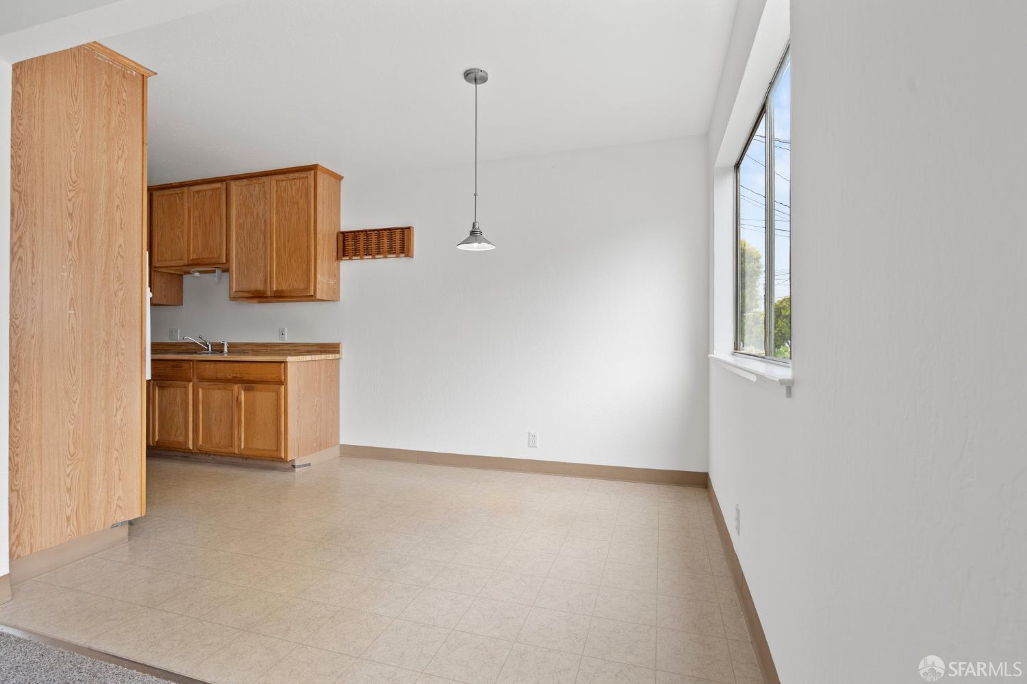 Detail Gallery Image 4 of 16 For 60 Garibaldi St, Daly City,  CA 94014 - – Beds | – Baths