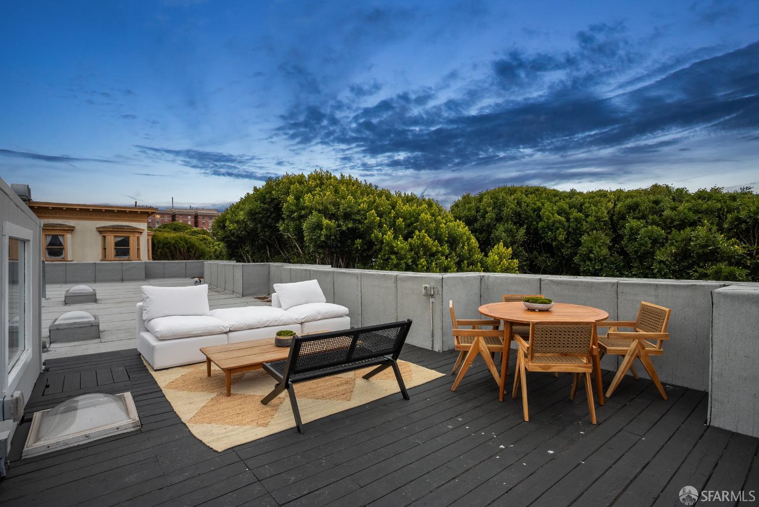 Detail Gallery Image 6 of 51 For 1396 Pacific Ave, San Francisco,  CA 94123 - 3 Beds | 2 Baths