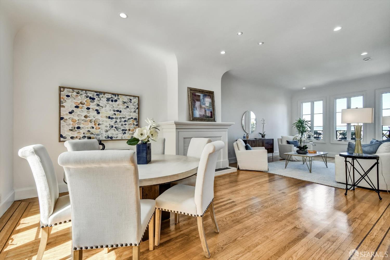 Detail Gallery Image 14 of 53 For 224 Twin Peaks Blvd, San Francisco,  CA 94114 - 3 Beds | 2/1 Baths