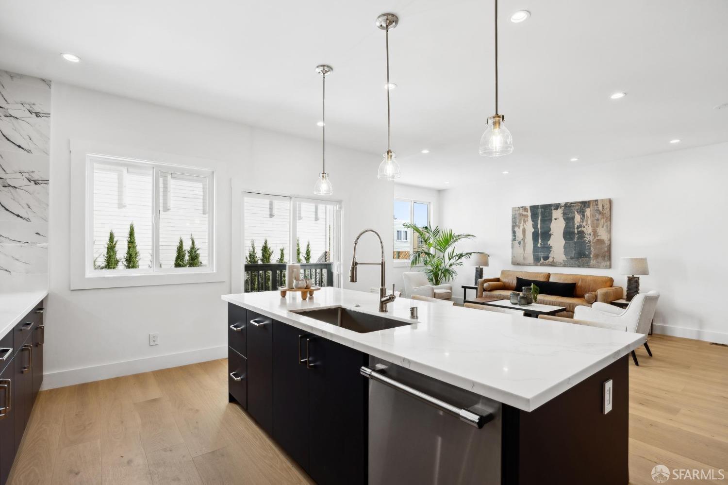Detail Gallery Image 25 of 96 For 2418 21st Ave, San Francisco,  CA 94116 - 5 Beds | 3/1 Baths