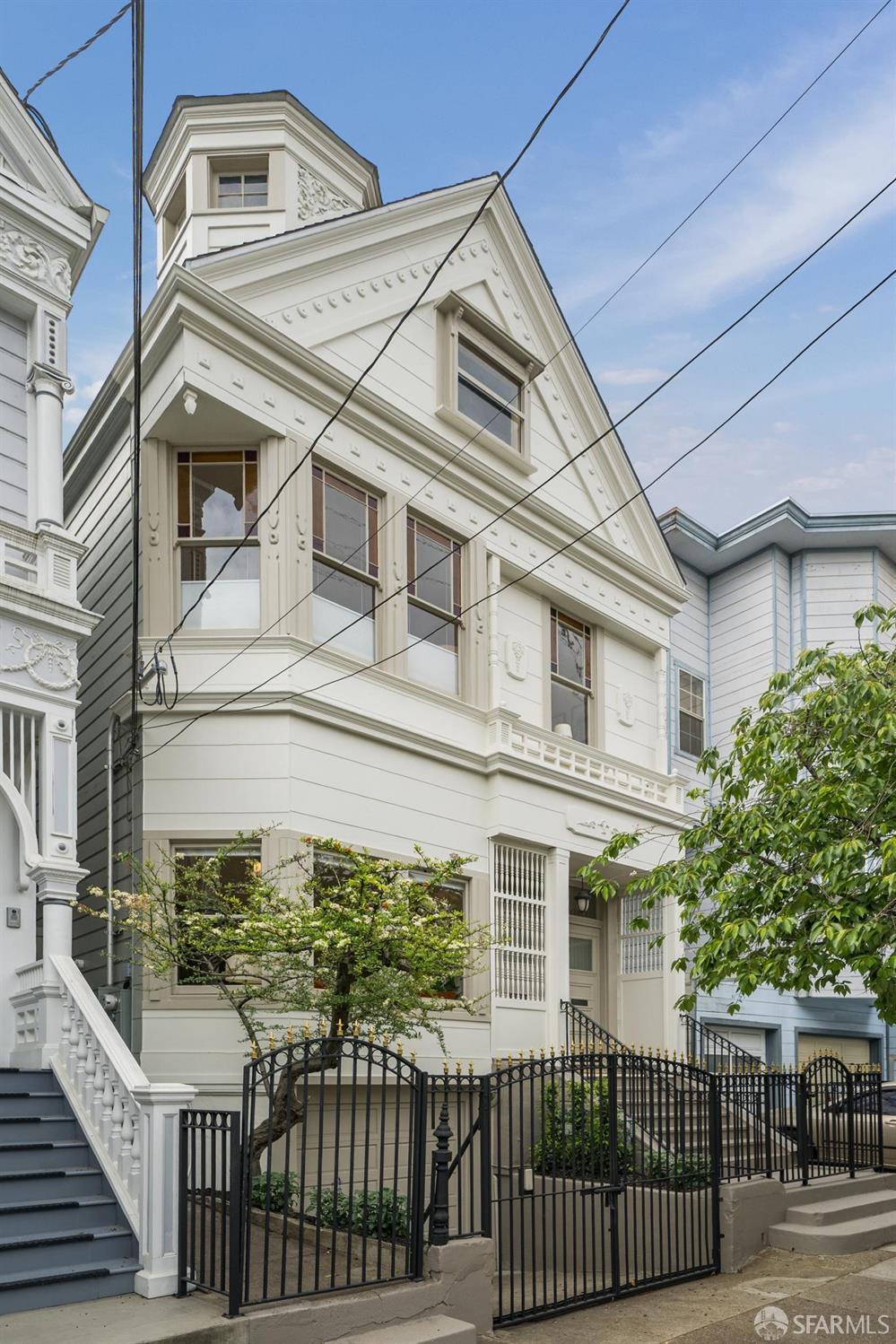 Photo #2: 425055844 Listing 