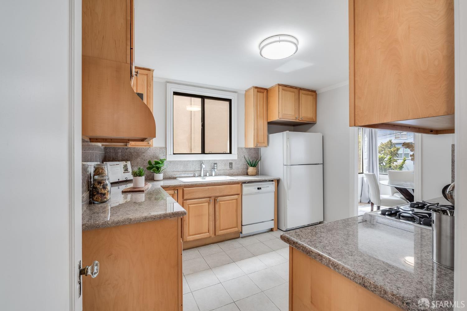 Detail Gallery Image 19 of 42 For 4527 Balboa St, San Francisco,  CA 94121 - 2 Beds | 2 Baths