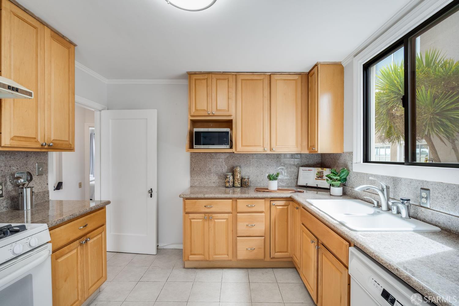 Detail Gallery Image 17 of 42 For 4527 Balboa St, San Francisco,  CA 94121 - 2 Beds | 2 Baths