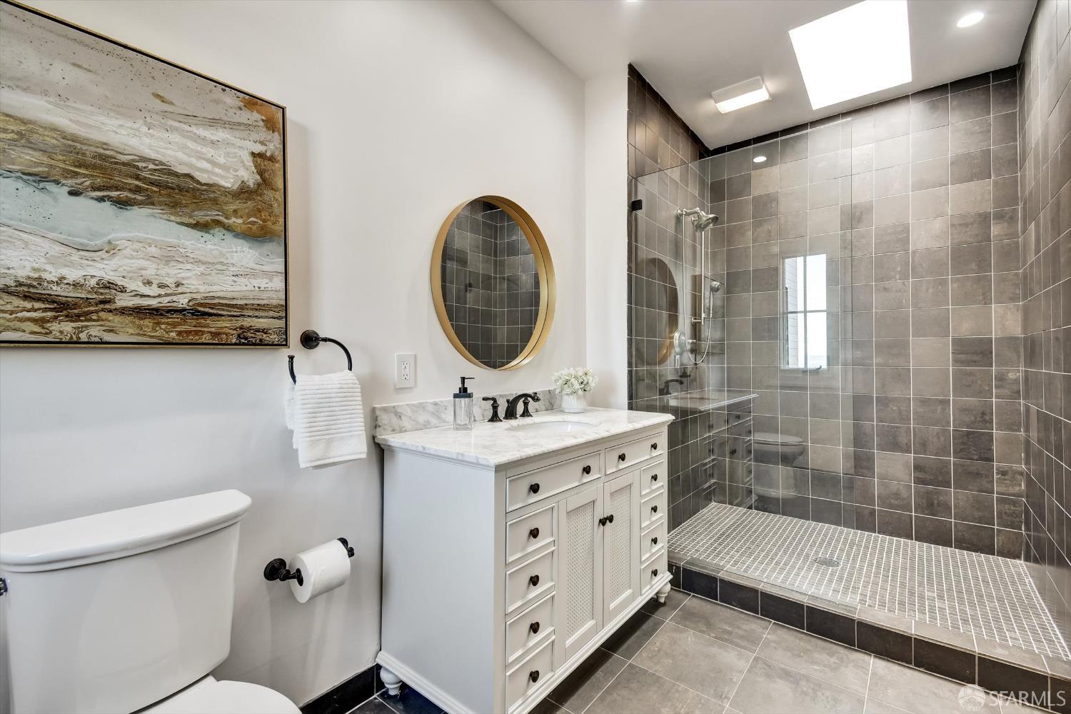 Detail Gallery Image 31 of 53 For 224 Twin Peaks Blvd, San Francisco,  CA 94114 - 3 Beds | 2/1 Baths