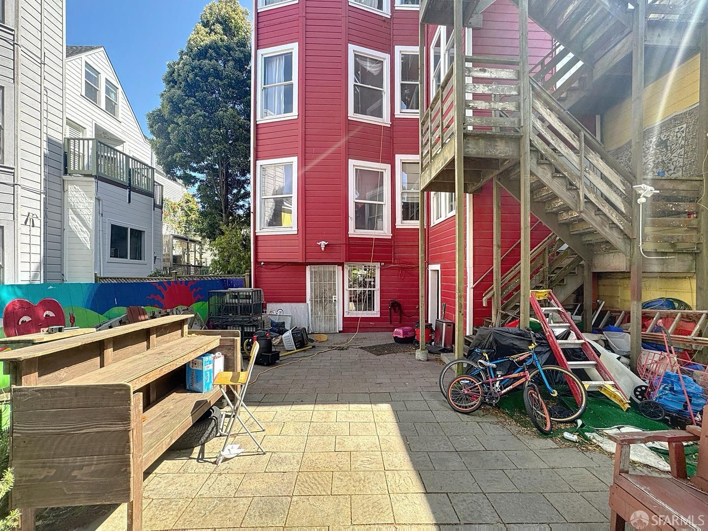 Detail Gallery Image 7 of 22 For 1524 Haight St, San Francisco,  CA 94117 - – Beds | – Baths