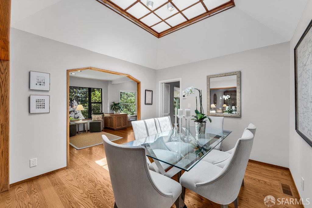 Detail Gallery Image 15 of 95 For 35 Ardilla Rd, Orinda,  CA 94563 - 4 Beds | 4 Baths