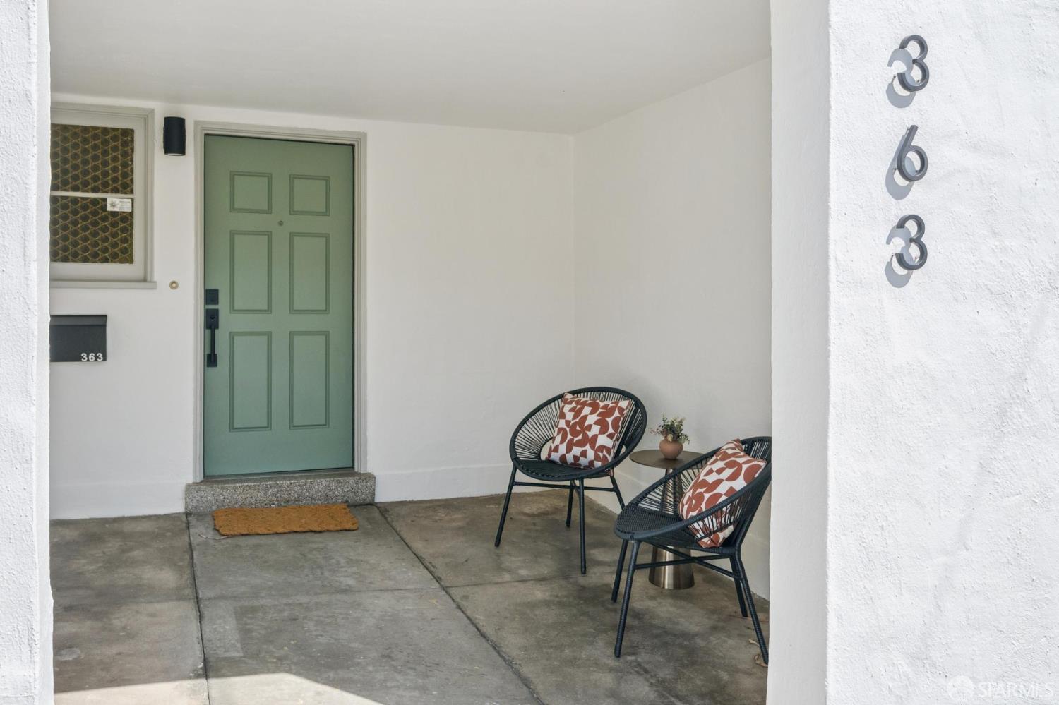 Detail Gallery Image 3 of 54 For 363 Prague St, San Francisco,  CA 94112 - 4 Beds | 2 Baths