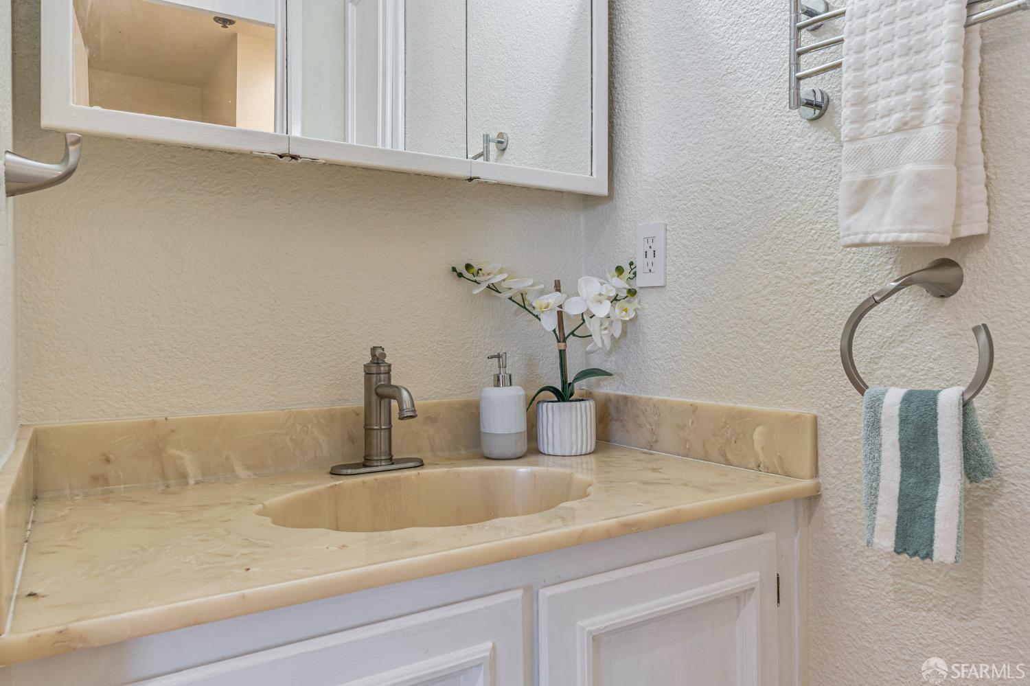 Detail Gallery Image 17 of 36 For 1396 El Camino Real #110,  Millbrae,  CA 94030 - 2 Beds | 2 Baths