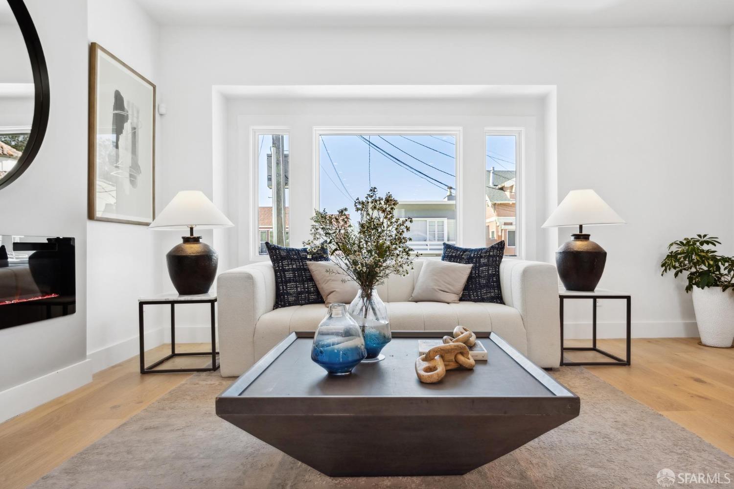 Detail Gallery Image 7 of 96 For 2418 21st Ave, San Francisco,  CA 94116 - 5 Beds | 3/1 Baths