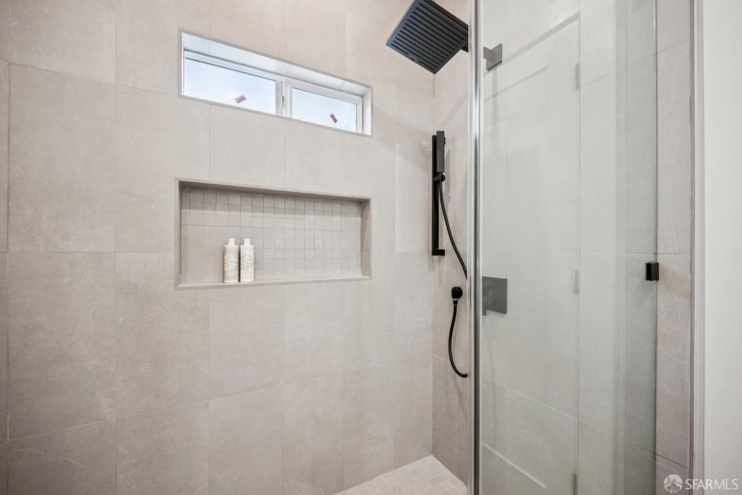 Detail Gallery Image 19 of 33 For 102 Baker St a,  San Francisco,  CA 94117 - 3 Beds | 3/1 Baths