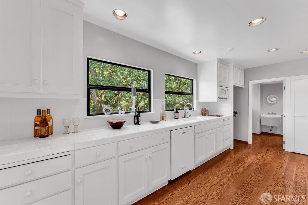 Detail Gallery Image 30 of 95 For 35 Ardilla Rd, Orinda,  CA 94563 - 4 Beds | 4 Baths